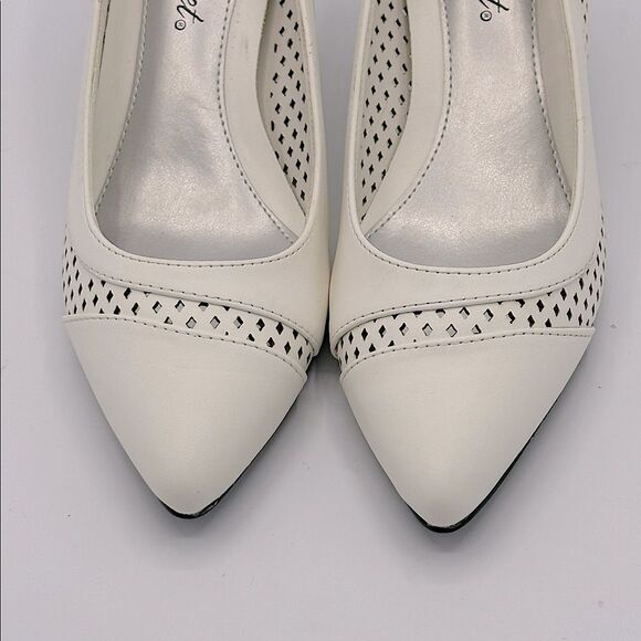 Easy Street Women's Ansen Pointed Toe Pumps Size 6 6M NIB - Picture 6 of 13